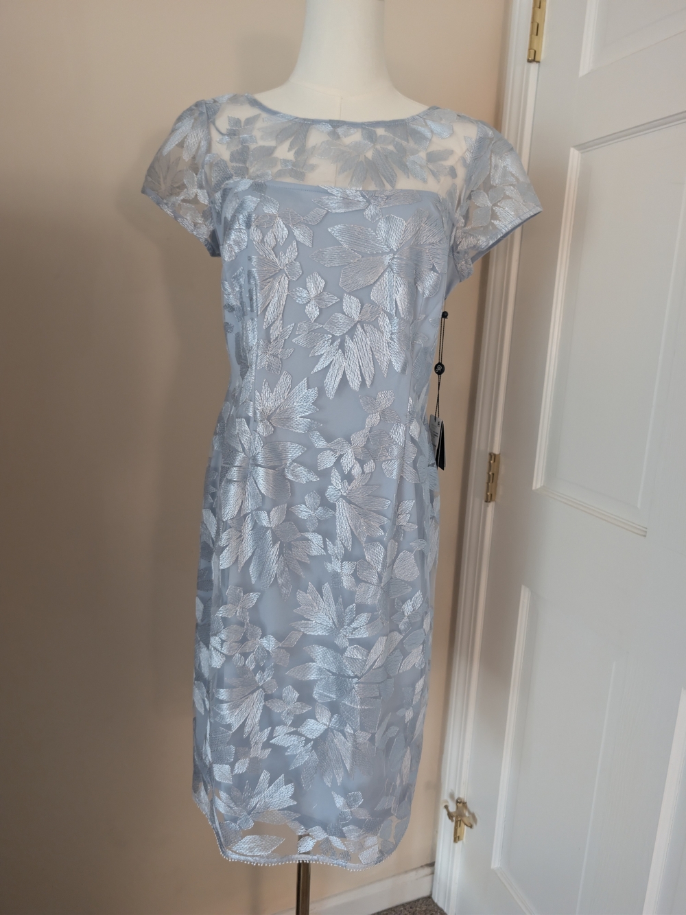 NWT Adrianna Papell Blue Breeze Embroidered Sheath Dress Sz 8